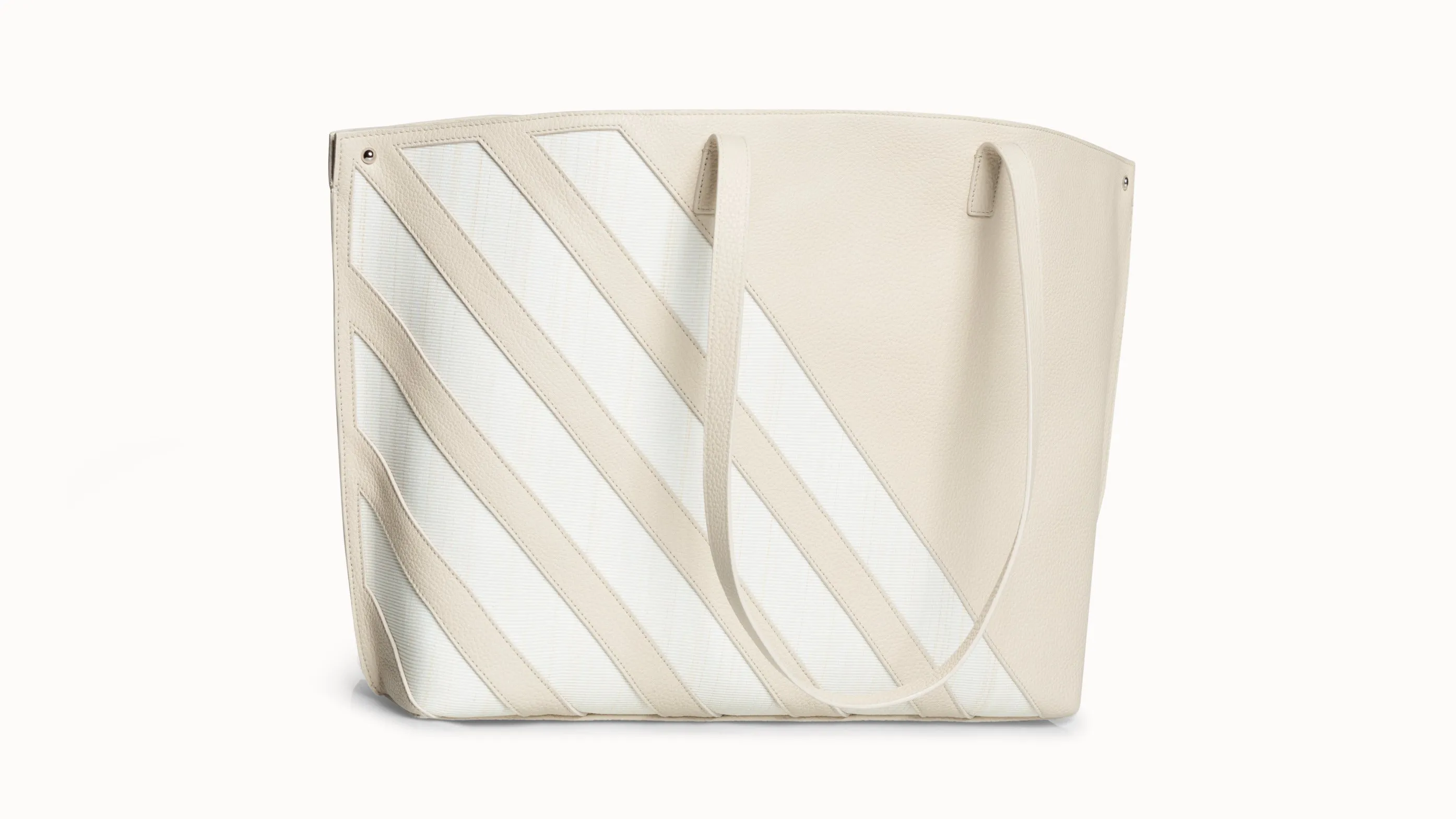 Ai Medium Shoulder Tote