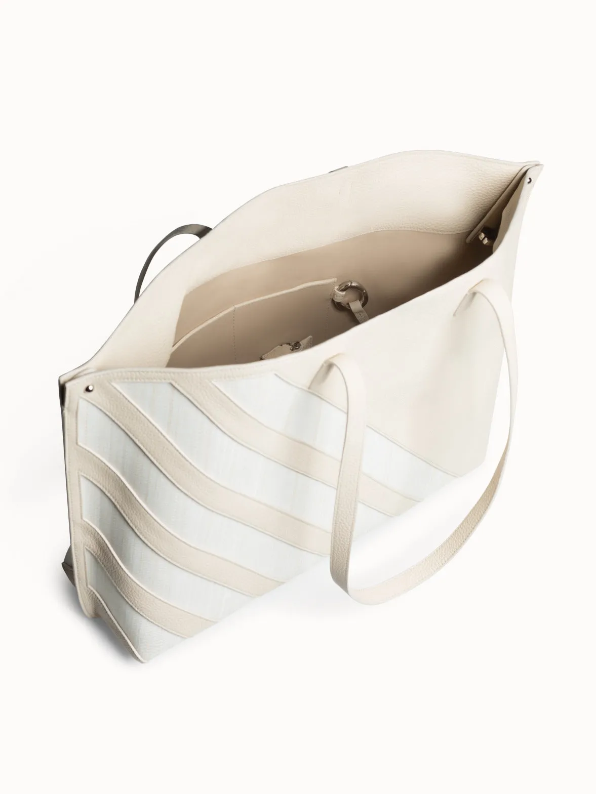 Ai Medium Shoulder Tote