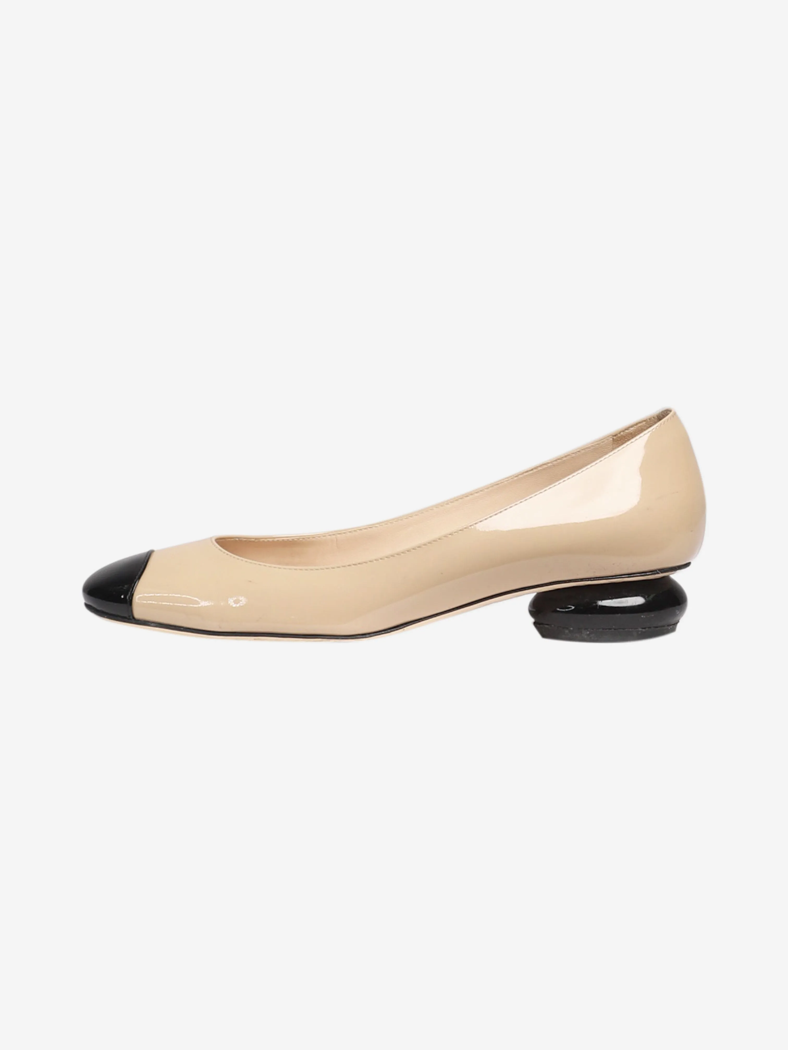 Beige patent leather low-heel pumps - size EU 37