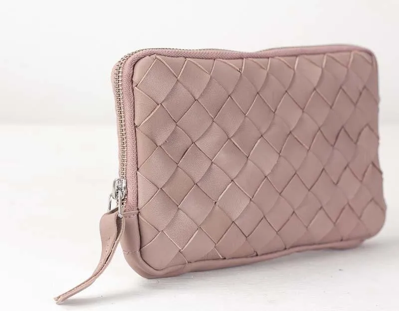 Chloe clutch wallet - Beige pink handwoven leather