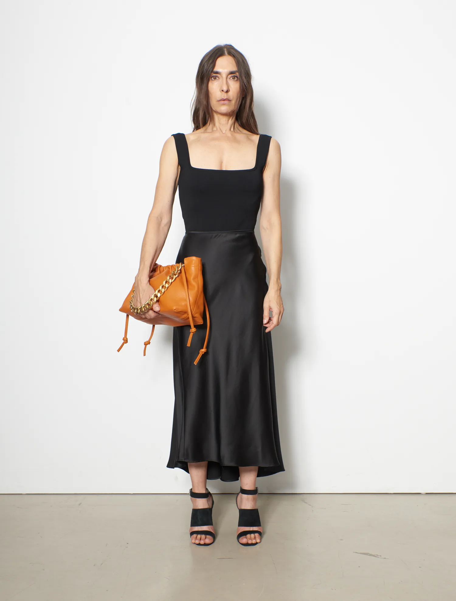 LEATHER BAG "ANOUK" WITH DETACHABLE CHAIN IN ORANGE